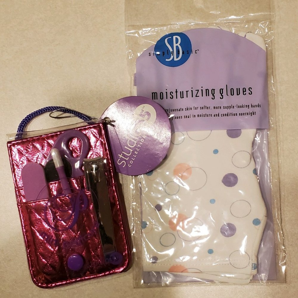 Mini Pedicure Set and Moisturizing Gloves